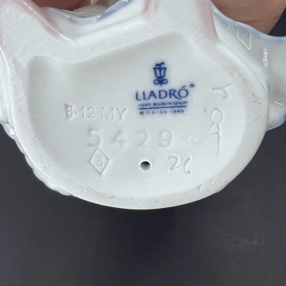 LLADRO 5877 & 5429 Guest Of Honor Boy & Girl Happy Birthday Cake Figurine Pair - Picture 13 of 13